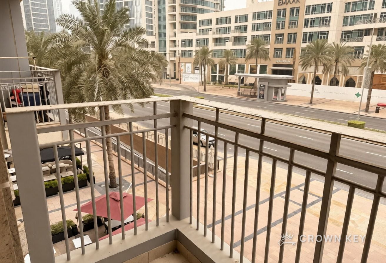 Studio apartment in Standpoint Tower 2, photo 1