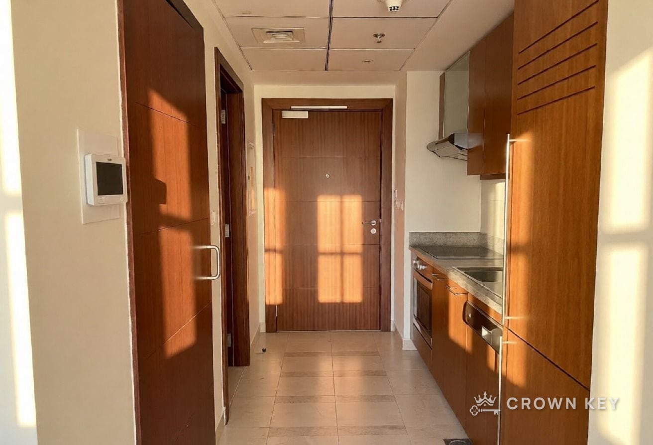 Studio apartment in Standpoint Tower 2, photo 3