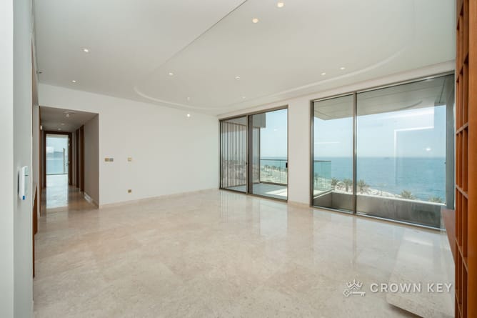 Three-bedroom apartment in Ellington Beach House
