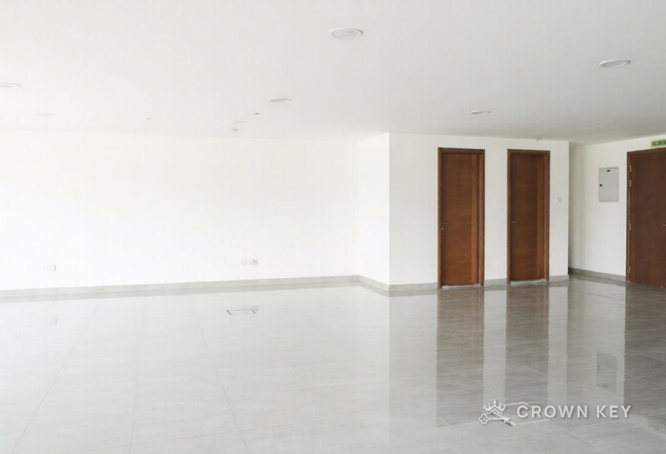 Office Space in Ontario Tower, photo 4