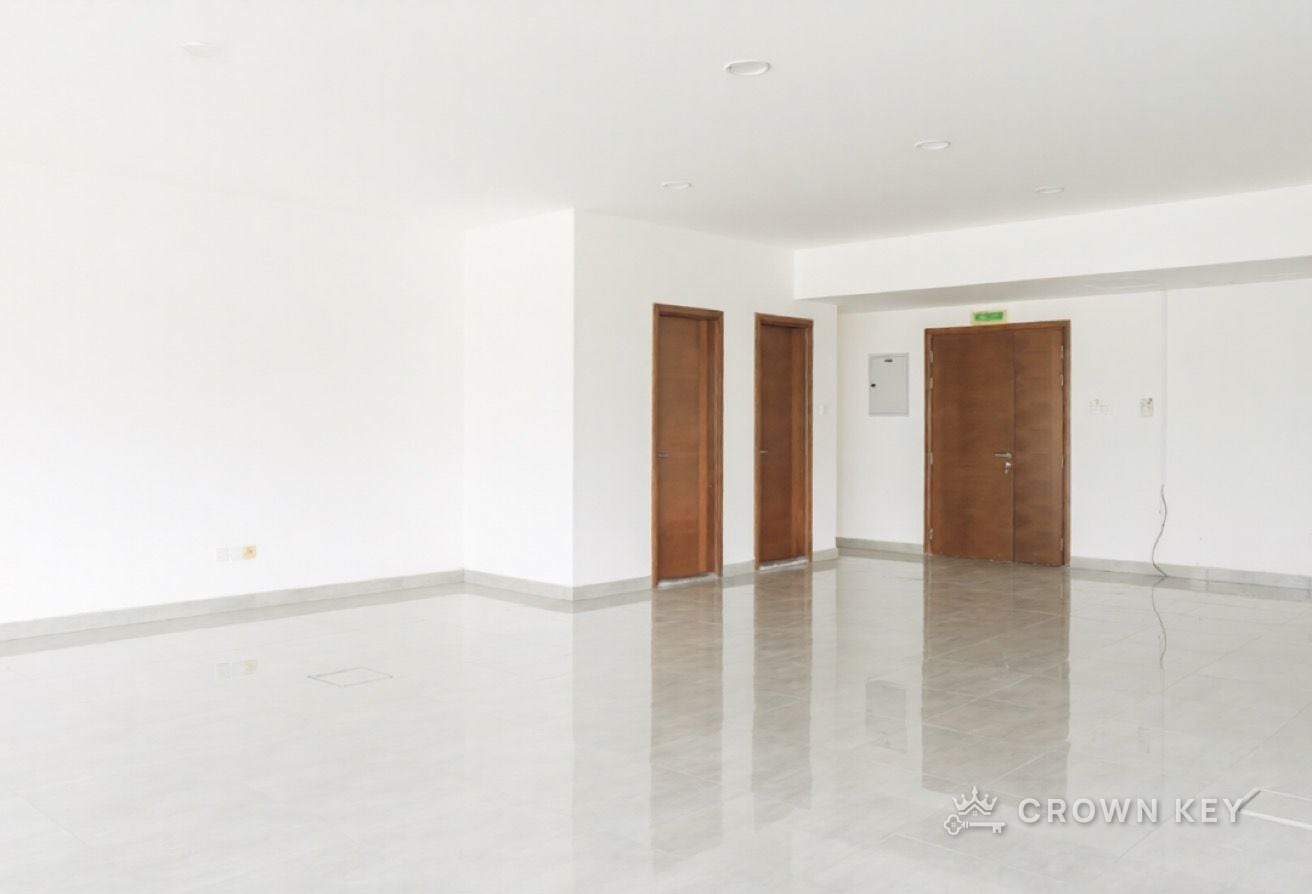 Office Space in Ontario Tower, photo 1