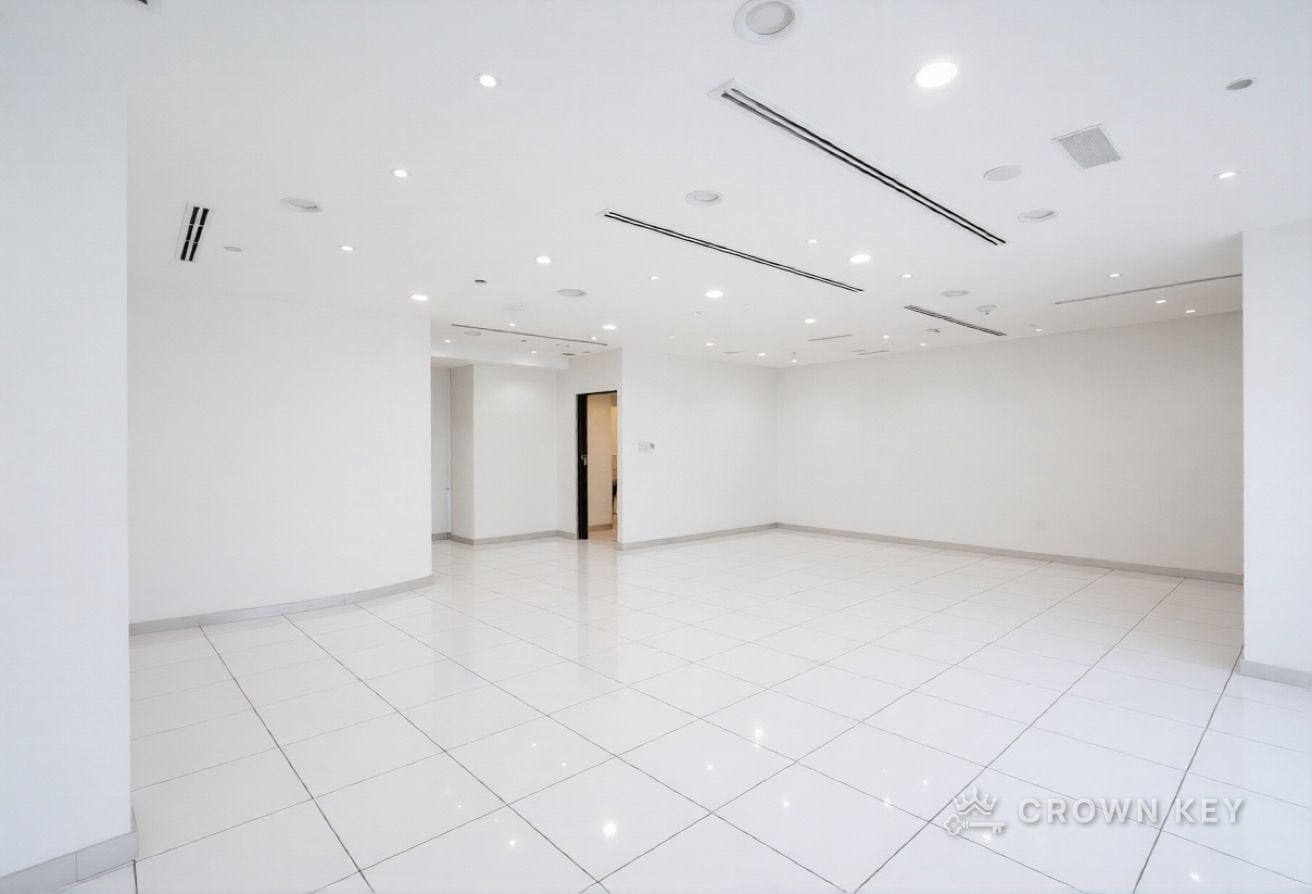 Office Space in Grosvenor Business Tower, photo 2